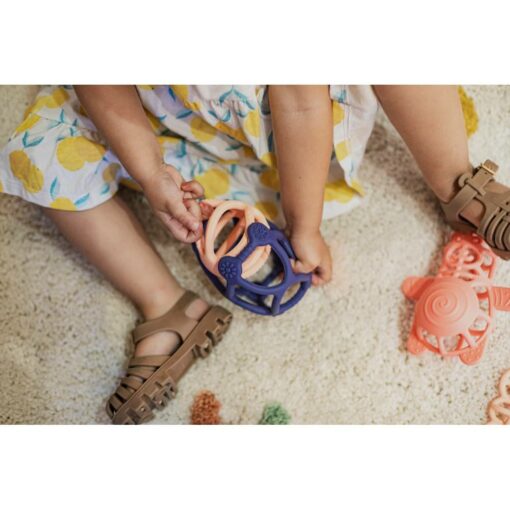 balle sensorielle beige et bleu little l